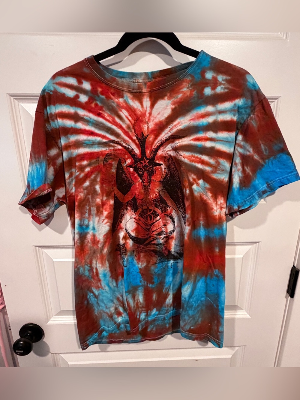 Tie-Dye Graphic Men’s T-Shirt in Red & Blue featuring Bafamet Design Size L